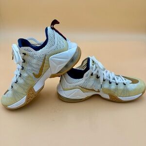 NIKE Mens LEBRON XII 12 Low USA Gold Olympic White Gum Blue 724557-174 Size 8.5
